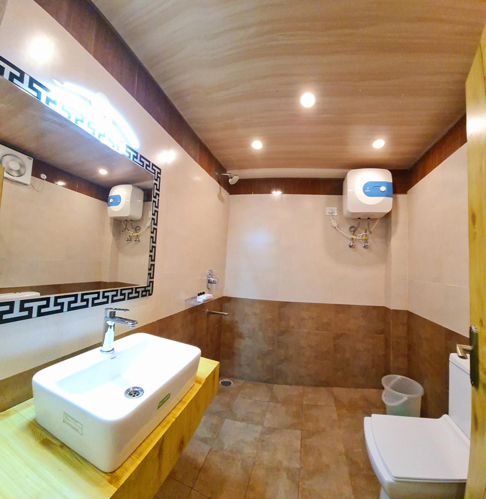Hotel Samdupling Himalayan Brothers Dharamshala Rum bild